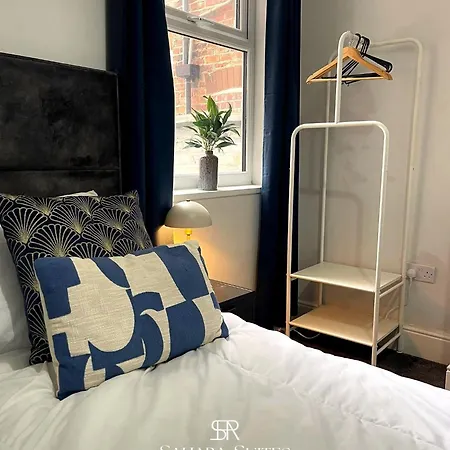 Сasa de vacaciones New Stylish 4br - Sleeps 9 - Parking