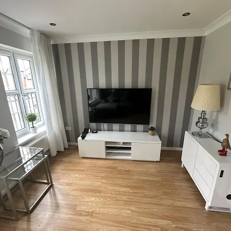 Stretford 4 Bed Townhouse M32 * Manchester