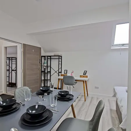 Spacious 5br House Near Centre Дом отдыха