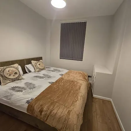 度假居 Lovely Large 3 Bedroom House 曼彻斯特