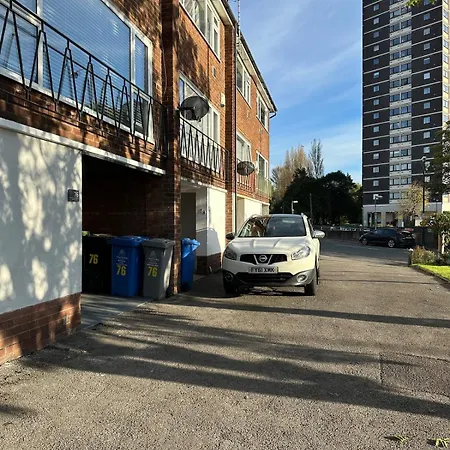 Дом отдыха Town House In Stretford *
