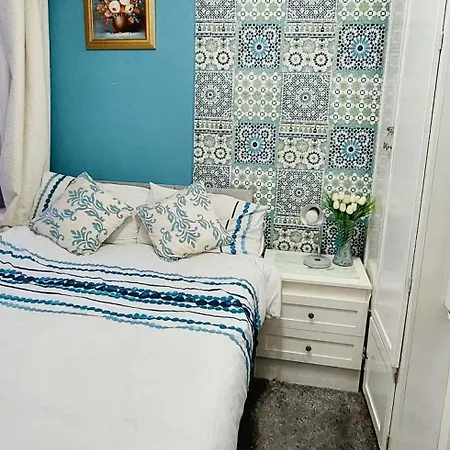 Homely Near Center- Females Preferred בית אירוח