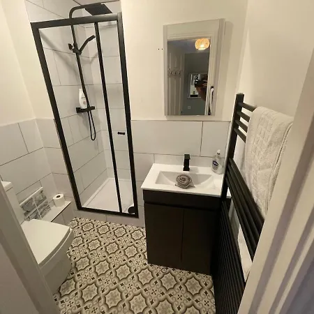 Stretford 4 Bed Townhouse M32 * Manchester