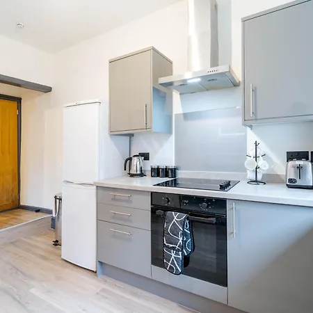 Spacious 3br - Free Parking - Near Centre - Sleeps 6 Mánchester