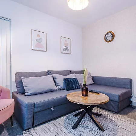 Group Stay, Sleeps 12, 3 Bathroom Dom wakacyjny Manchester