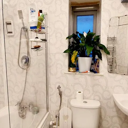 Homely Near Center- Females Preferred *