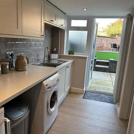 Town House In Stretford * Manchester