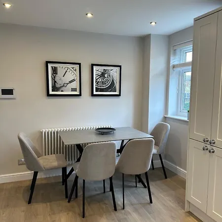 Holiday home Town House In Stretford *