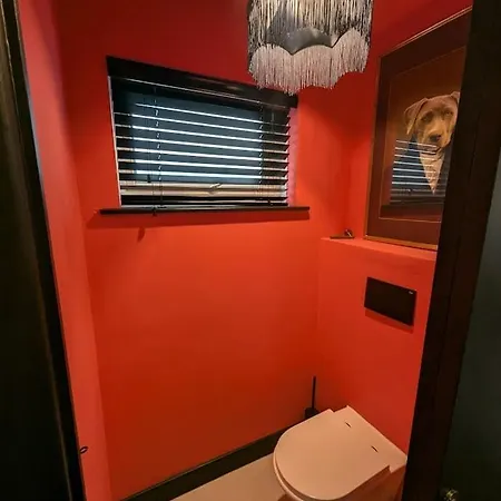 Spacious 2 Bedroom House Sleeps 4 L On-street Parking L The Cosy Corner Nationwide Manchester