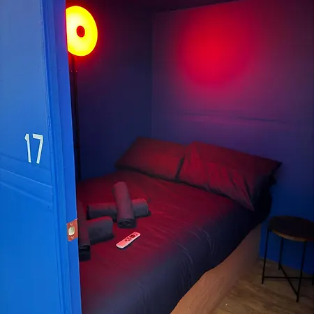 Kapselhotell Napnq *