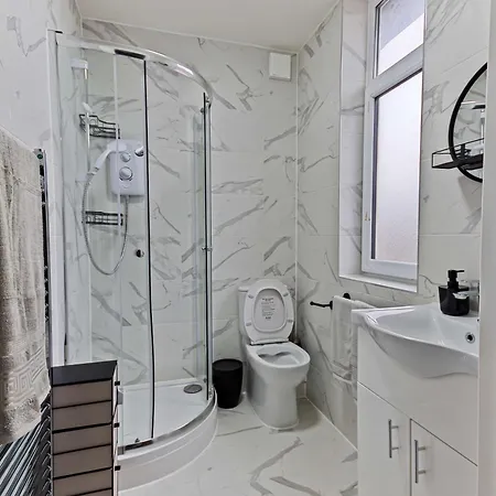 Дом отдыха Spacious 5br House Near Centre Манчестер