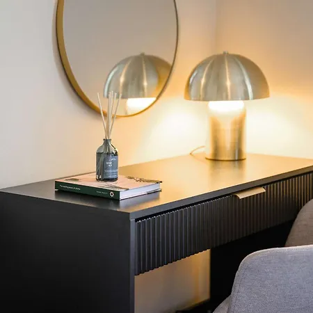 Luxury 5 Bed 10 Min To Airport Sleeps 14 Manchester