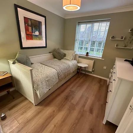 Stretford 4 Bed Townhouse M32 Manchester