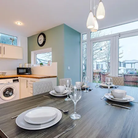 Group Stay, Sleeps 12, 3 Bathroom *