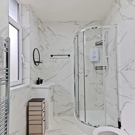 Дом отдыха Spacious 5br House Near Centre Манчестер
