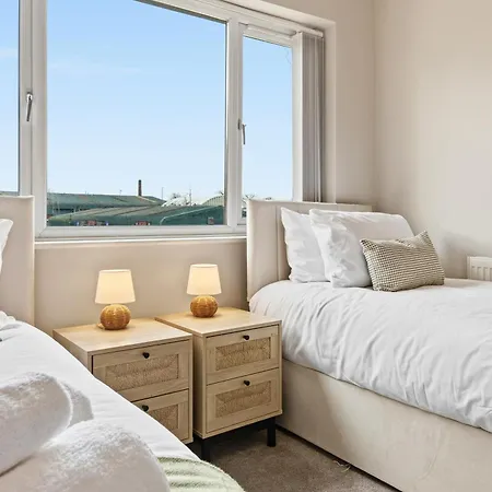 בית נופש 3br Near Co-op Live Etihad Long Short Welcome Parking