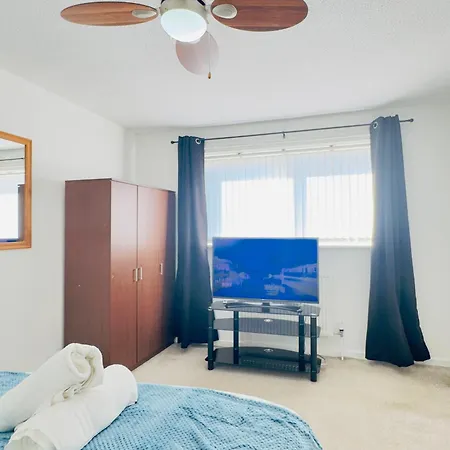 Vakantiehuis Stylish 4 Bedroom House Sleep Up To 7 - Free Parking *