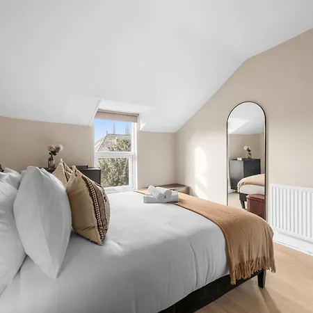 Luxury 5 Bed 10 Min To Airport Sleeps 14 Manchester