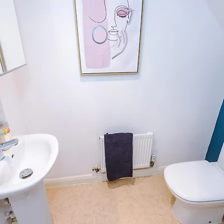 Group Stay, Sleeps 12, 3 Bathroom Dom wakacyjny Manchester