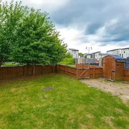Group Stay, Sleeps 12, 3 Bathroom Dom wakacyjny Manchester