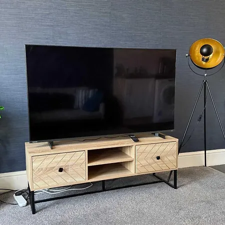 Charming 2-bed In M16 * Manchester