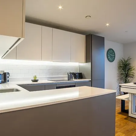 Centre Apartment, Pool Table شقة