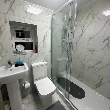 Apartament 2 Bedroom - Near Coop Live & Etihad Stadium *