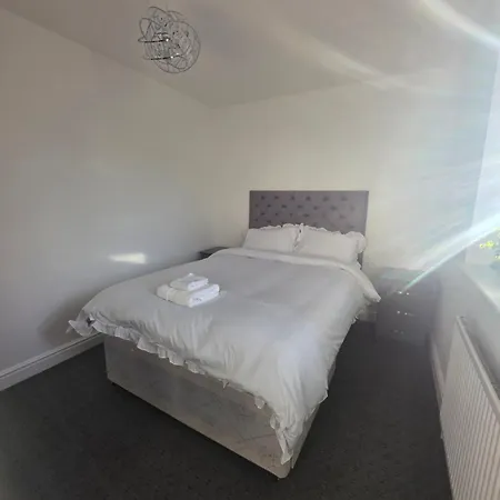 Private Cosy Double Bedroom, Extremely Close To Centre Apartamento Mánchester