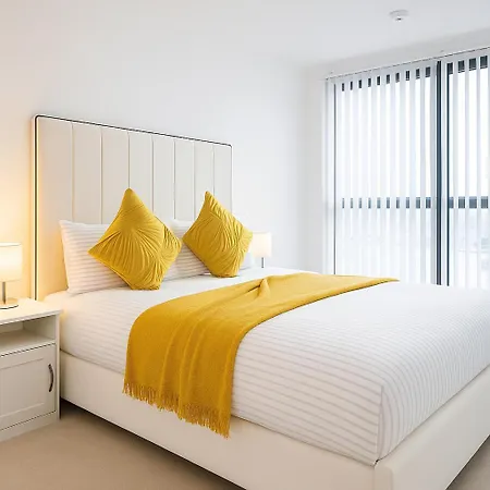 2-bedroom Luxury Apartment *