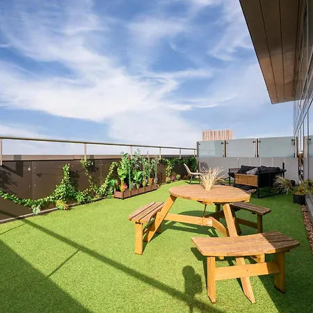 شقة Penthouse Skyline - 2br, Massive Terrace Retreat *