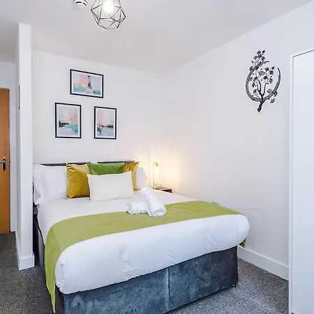 Stylish 2 Bedroom, 2 Bathroom With Free Parking Appartement