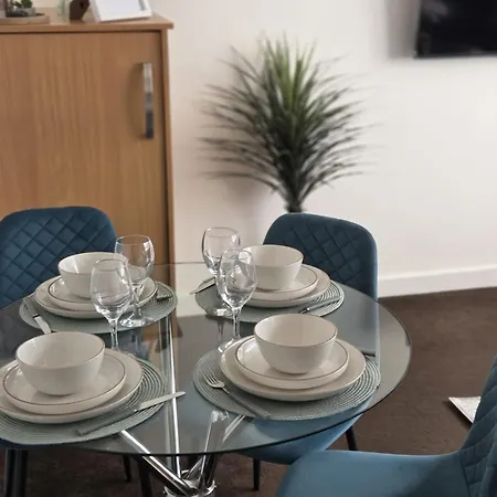 Modern 1 Bed Ideal For Long And Business Self Check-in Parking 5 Min Walk To Old Trafford 아파트 *