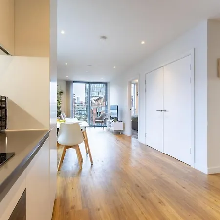 Centre, Spacious *