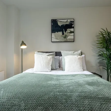 Apartment Centre, Spacious