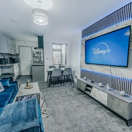 The Royal 1br Near Etihad Stadium & Coop Live Apartament *