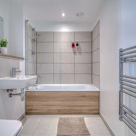 City View - Free Parking -Near Salford Royal - Sleeps 3 Manchester