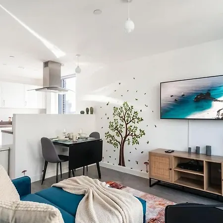 Beautiful 1 Bed - Views *