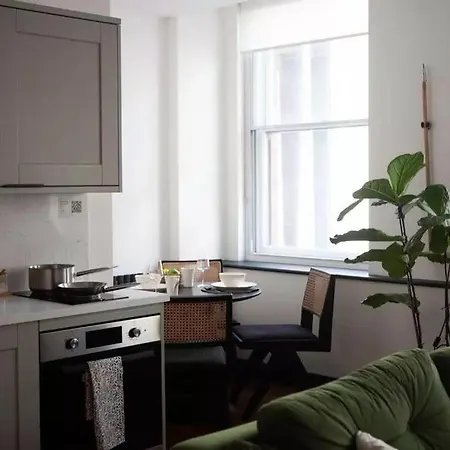 Stylish Close To Centre Manchester