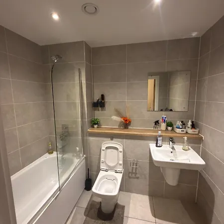 Stylish 1 Bed Apartment, 15 Mins To Old Trafford * Manchester