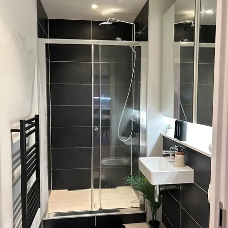 Spacious Local Attractions Gym Parking Apartament Manchester