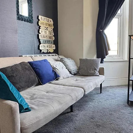 Apartment Charming 2-bed In M16 Manchester