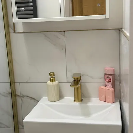 Flat In 10 Mins From Centre Lägenhet