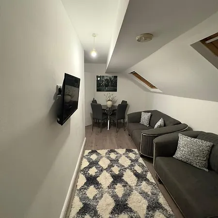 Apartment Comfy Stayzzz
