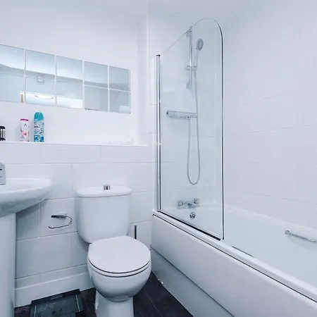 Stylish 2 Bedroom, 2 Bathroom With Free Parking Appartamento Manchester