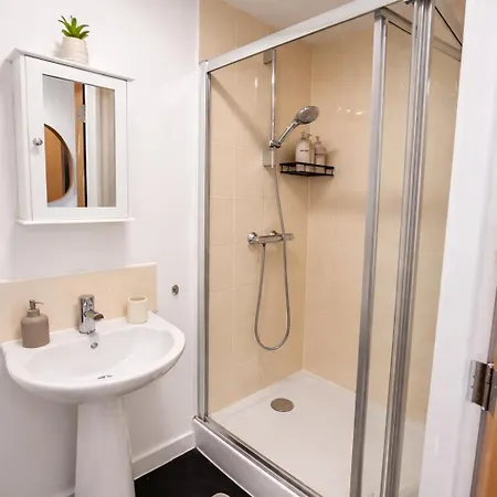 Modern 1 Bed Ideal For Long And Business Self Check-in Parking 5 Min Walk To Old Trafford 아파트 맨체스터