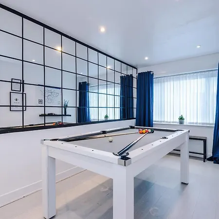 Διαμέρισμα Salford 4 Bed House - Free Parking - Sleeps 7