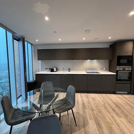 Lux Deansgate Multi Story Манчестер