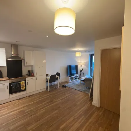 Stylish 1 Bed Apartment, 15 Mins To Old Trafford Apartmán