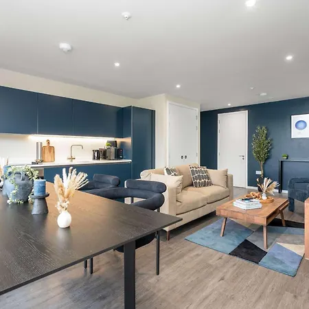 The Mancunian Blue - Luxury 2-bed Corner 맨체스터