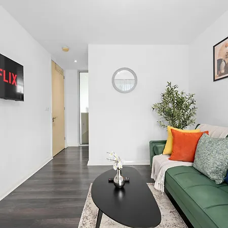 Apartament Spacious 3 Bedroom House For Single & Group Upto 10 Guests And Free Parking For 3 Cars Manchester